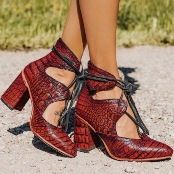 FreeBird JOYCE Red Croc Bootie Size 10 - Picture 15 of 15